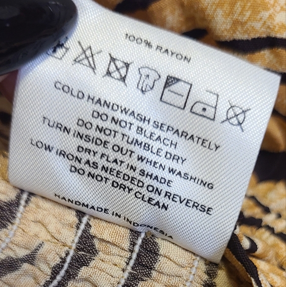 NWT Faithfull The Brand Willow Smocked Crepe Top Tiger Animal Print Size 4 - Picture 4 of 7